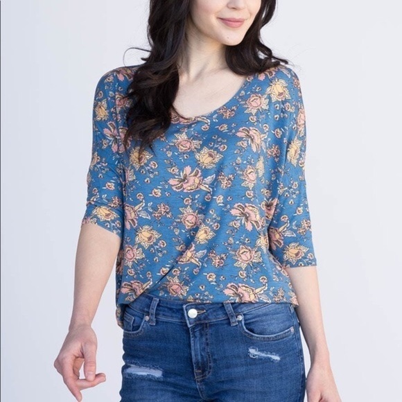AGNES & DORA Dolman Tunic Top Blue Floral For the Love Cornflower Size Small NWT - Picture 1 of 11